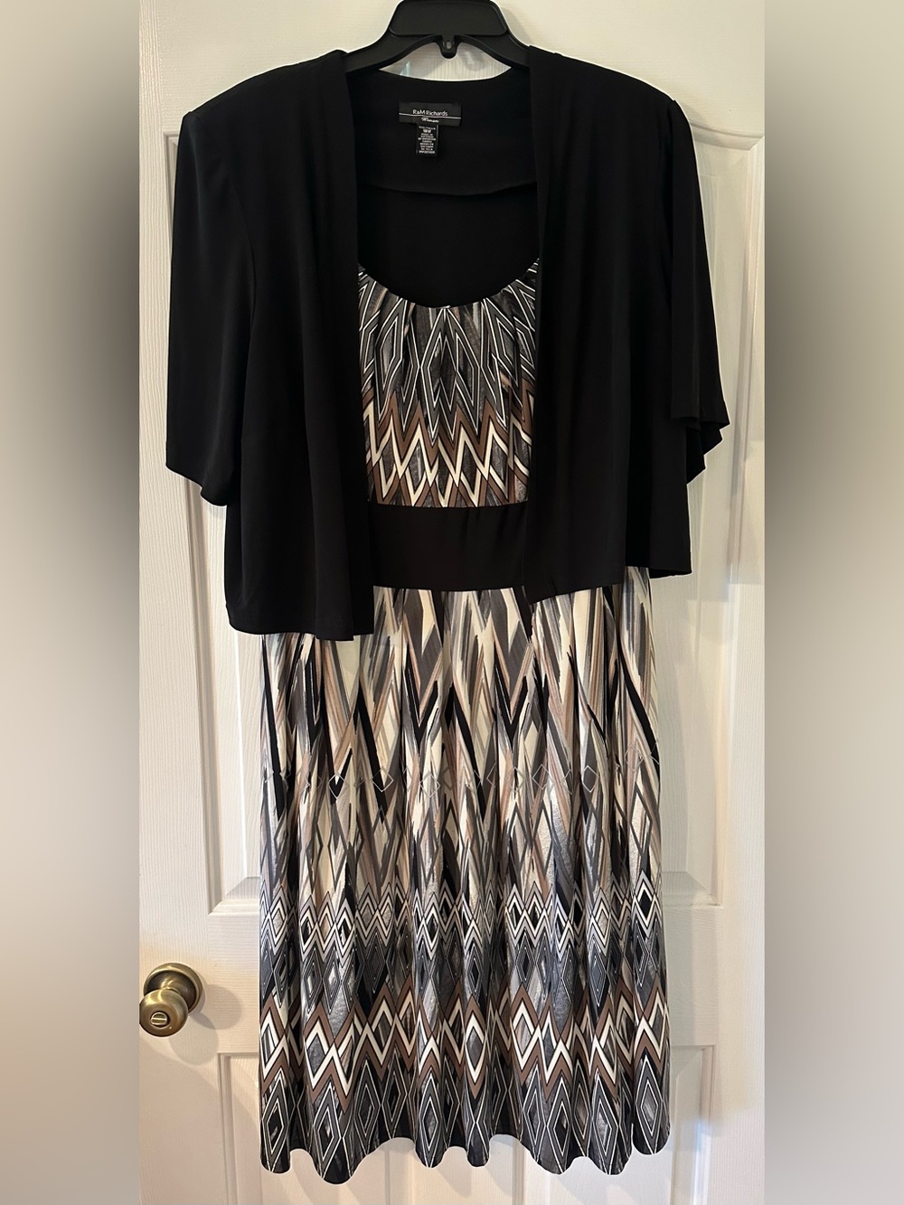 R&M Richards Women's Black/Tan/White Plus Size Dress With Jacket